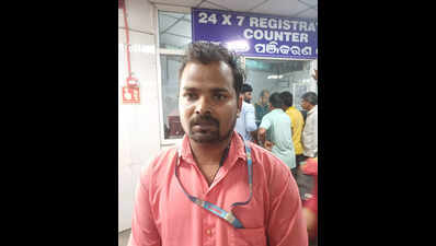 Volunteers brave smoke to rescue 7 at SCB