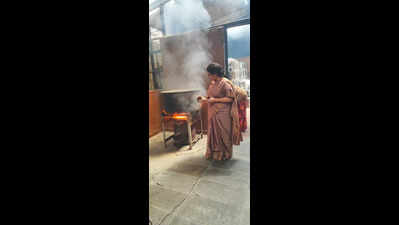 LPG crisis: How these Bengaluru kitchens have kept on cooking