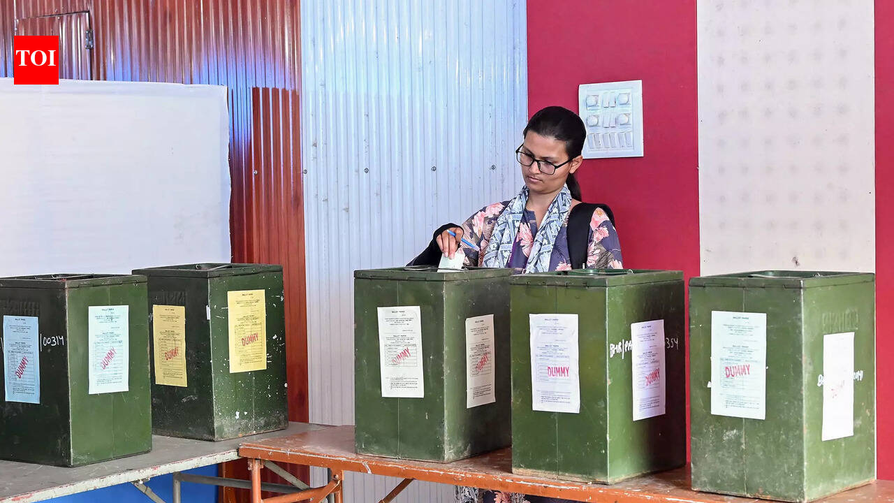 Protest stalls PUSU oath-taking, only two sworn-in