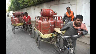 Commercial cylinders reach hospitals, institutions in Kashi