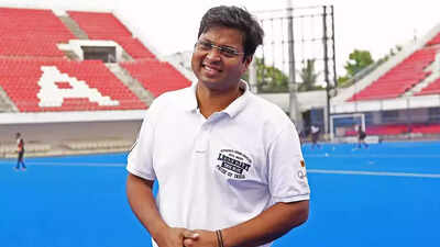  Dilip Tirkey
