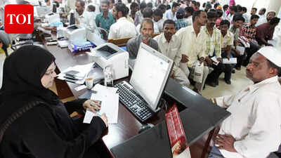 সৌদি আরব ভিসা লঙ্ঘনকারীদের বিরুদ্ধে ক্র্যাক ডাউন: সাহায্যকারীরা 100,000 SR জরিমানা, 6 মাসের জেল, নির্বাসন ঝুঁকি এবং আরও অনেক কিছুর মুখোমুখি