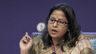 'Use LPG wisely': Centre says supply 'matter of concern'; advises consumers not to panic