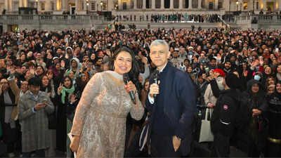  Thousands gather at Trafalgar Square in London to break fasts at Open Iftar as Sadiq Khan joins
