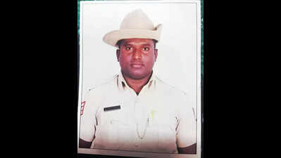 Bengaluru cop saves man from suicide attempt on railway track