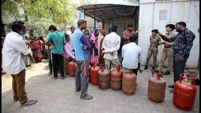956 LPG cylinders go missing from Bharuch agency