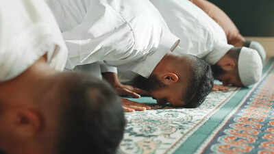 'Eid ul Fitr 2026 on Friday' trends online: Do we pray twice? UAE Fatwa Council clarifies as prayer confusion goes viral