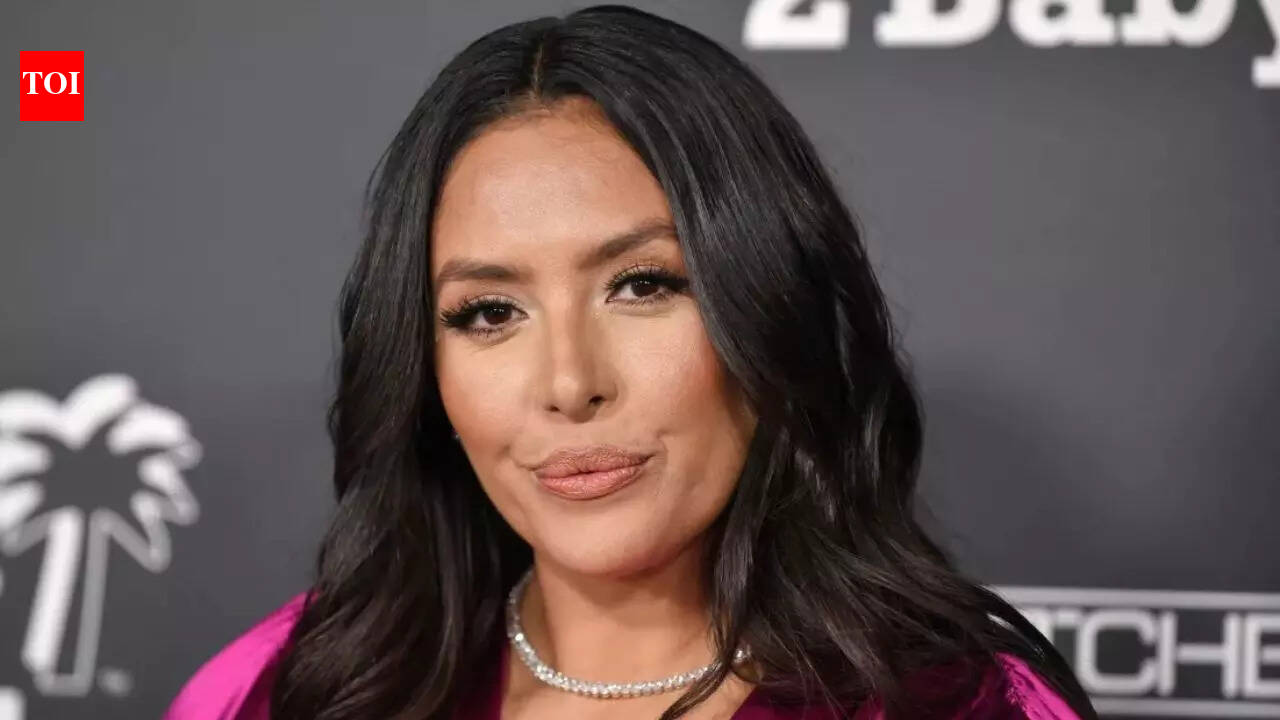 Carmelo Anthony’s ex drops 3-word reaction to Vanessa Bryant’s stunning monochrome appearance with Natalia