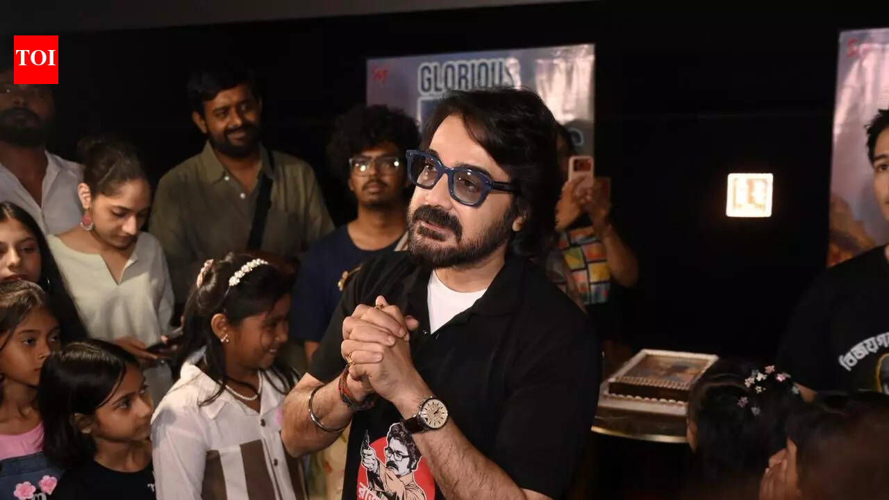 Vijaynagar’er Hirey celebrates 50 days in cinemas with cast and fans