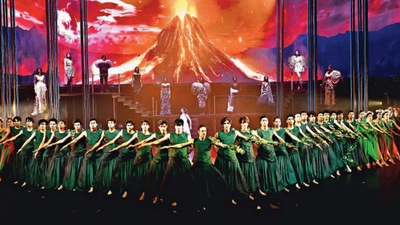 Splendour, spectacle, and the meaning of truth