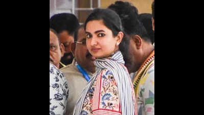 Cong suspends 3 MLAs for cross-voting, moves Speaker for their disqualification