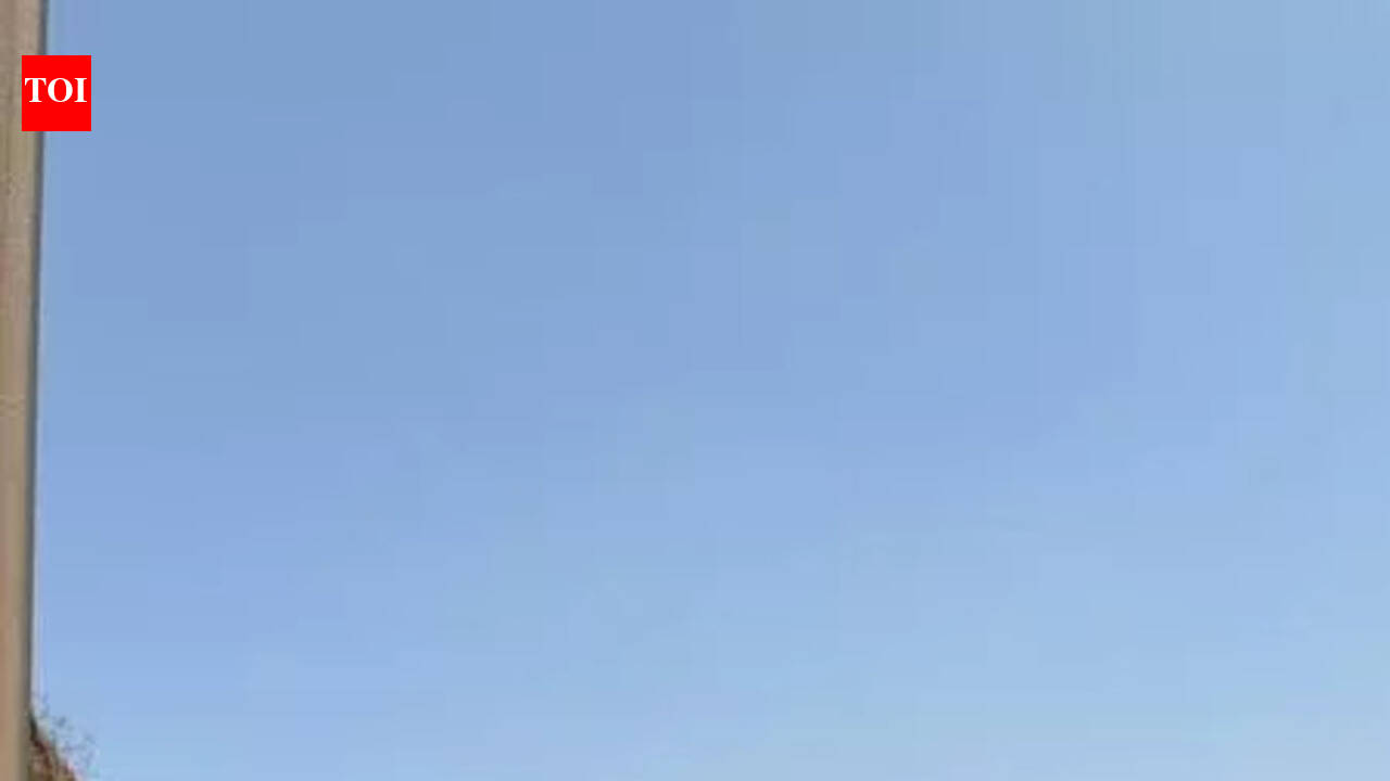 3 killed as trailer rams 2 cars, tanker, crushes SUV on eway; traffic hit for 4 hrs