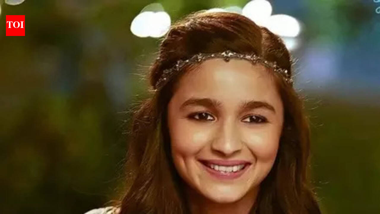 Alia Bhatt turns nostalgic recalling first day on 'Kapoor & Sons'; shares fun memories dancing with Sidharth Malhotra