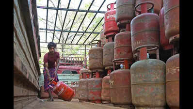 Commercial LPG cylinder shortage deepens in Mysuru