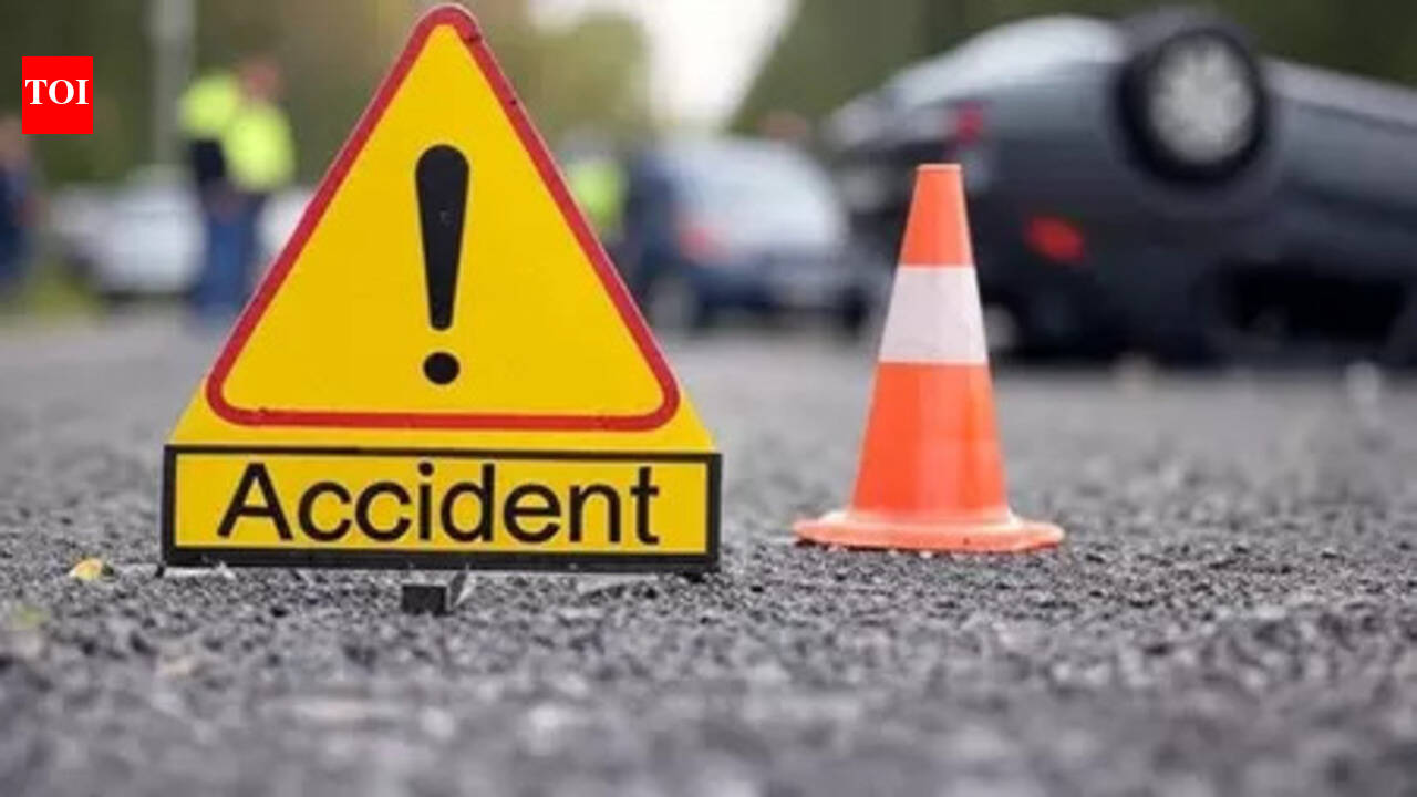 Truck hits school van in Bhojpur, 12 injured