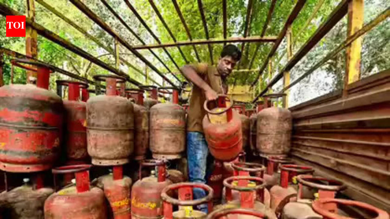 419 cylinders seized, 21 held in state; 4 eateries sealed in Patna