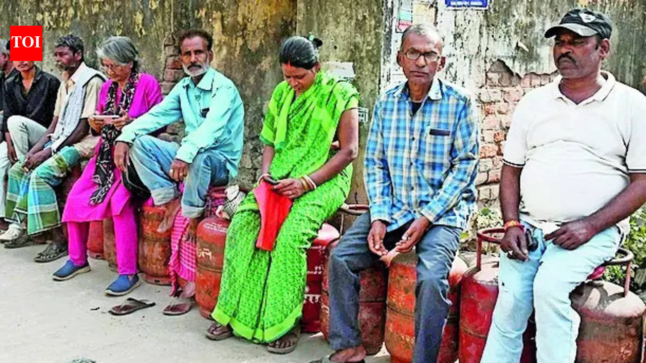 Queues still outside LPG agencies, admin says situation under control