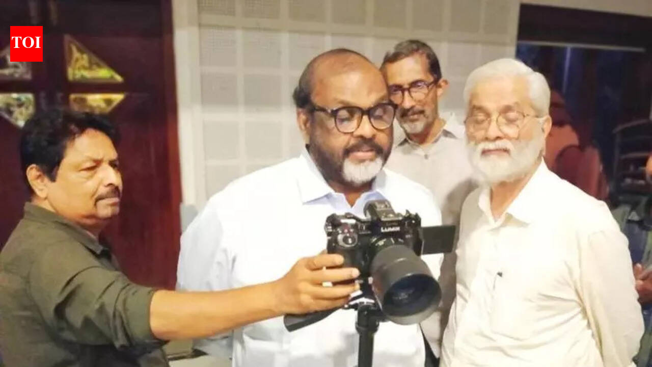 Friendship is beyond politics for Suresh Kurup & CP John