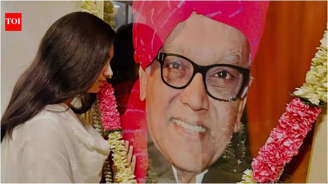 Aishwarya Rai Bachchan honors late father on death anniversary, Aaradhya Bachchan pays touching tribute - SEE PICS