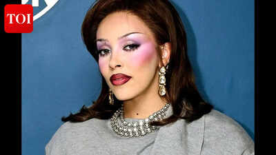 ఆన్‌లైన్‌లో ట్రోల్‌లను సంబోధిస్తున్న డోజా క్యాట్: 'నా సృజనాత్మక ఎంపికలను నేను సమర్థించుకోవాలని భావిస్తున్నాను'