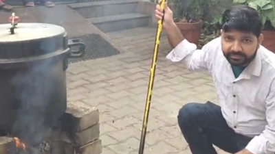  Meerut govt hospital cook uses makeshift stove, officials clash over LPG shortage claim