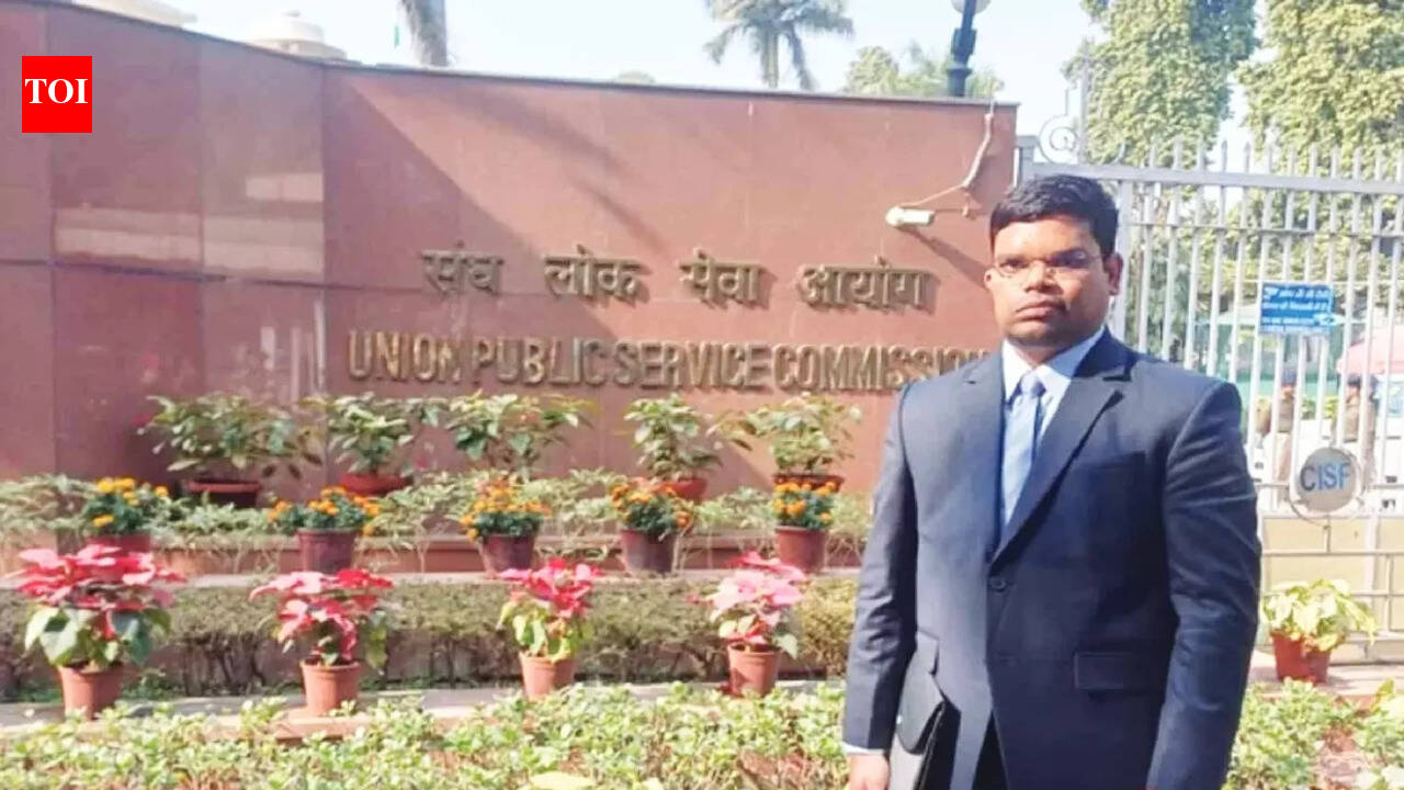 Lost his eyesight to cancer, cracked UPSC at 38: The story of Sanjay Dahariya