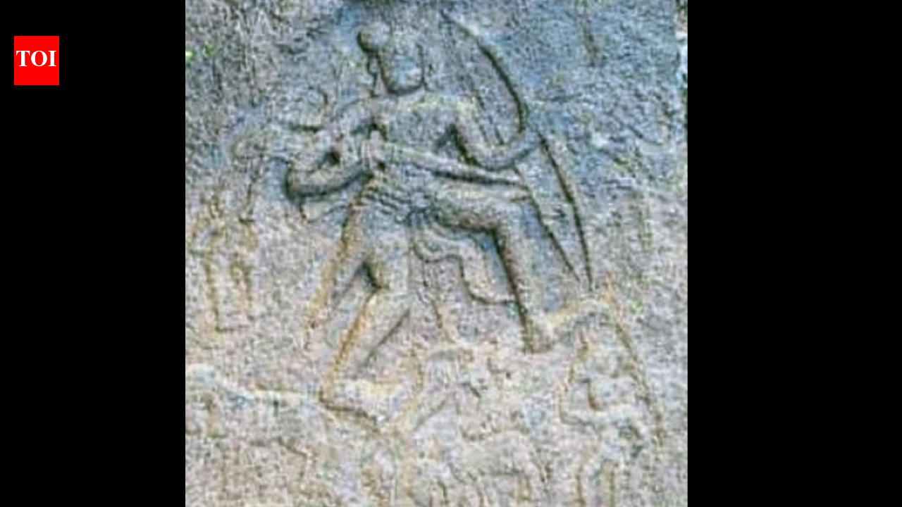 Three hero stones belonging to two different centuries unearthed in Krishnagiri district