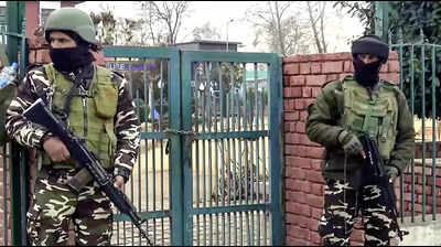 SSB chief inspects security at Raxaul border points