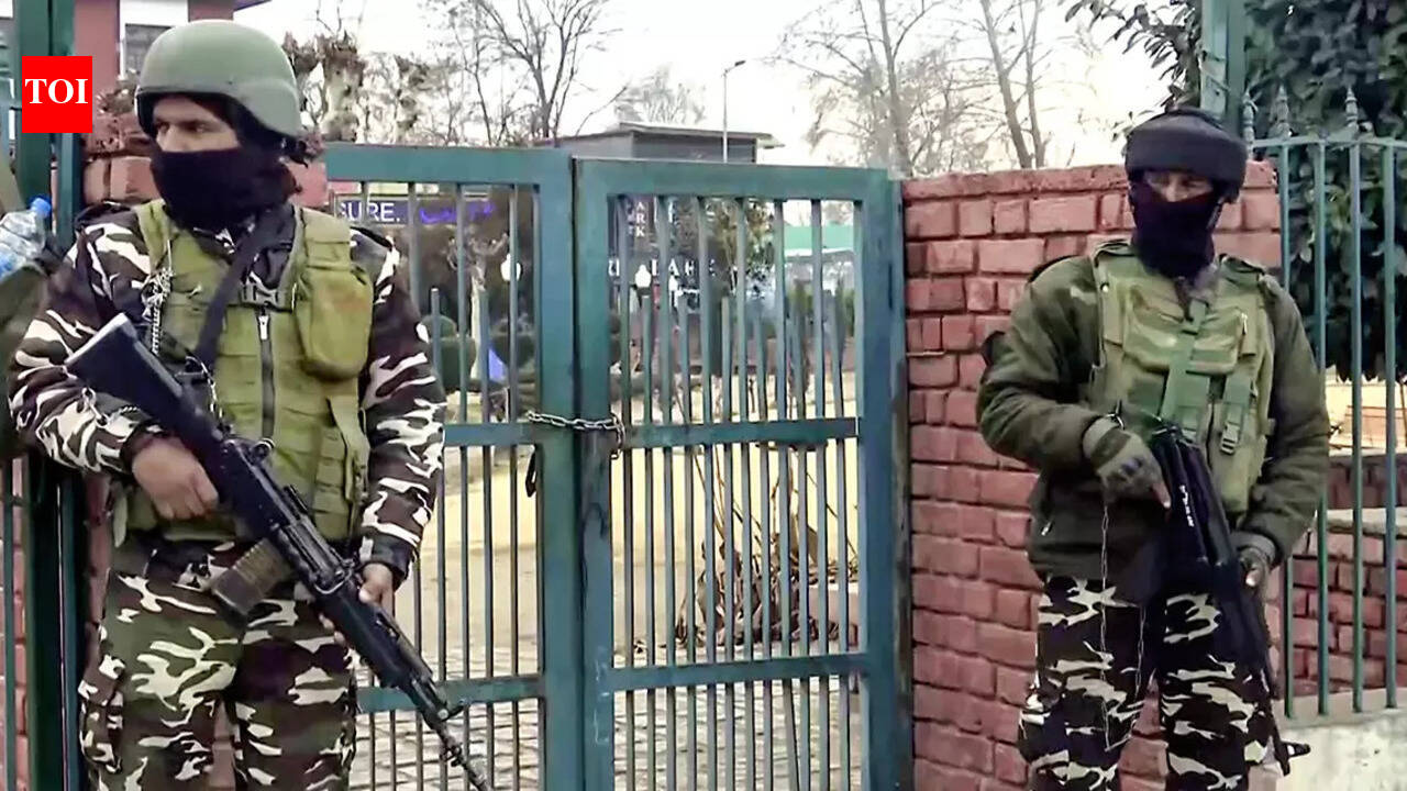 SSB chief inspects security at Raxaul border points