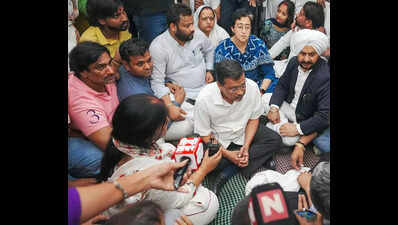 AAP blames govt’s ‘failure, negligence’, BJP hits back