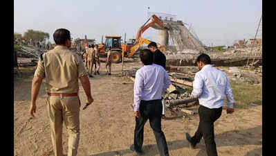 Under-construction ROB collapses, two labourers injured
