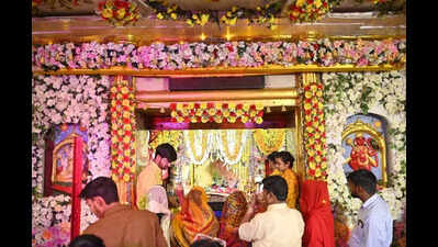 Fasting devout offer prayers at temples to welcome Navratri