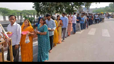 Fasting devout offer prayers at temples to welcome Navratri