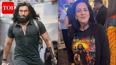  Ranveer Singh’s proud mother proves she is his biggest fan; wears customised tee to screening