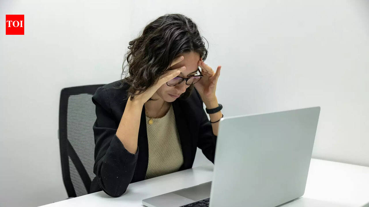 “I feel like I know absolutely nothing,” says fresher: 4 ways to overcome imposter syndrome at your job