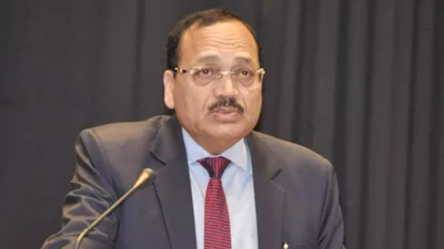 सीजेआई सूर्यकांत 2023 ईसी नियुक्ति कानून के खिलाफ याचिकाओं पर सुनवाई से अलग हुए; हितों के टकराव का हवाला देता है