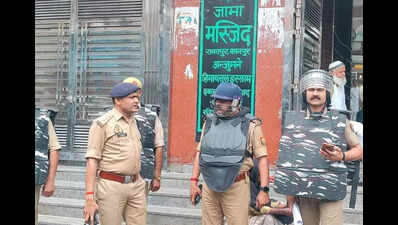 Police inspect mosques, review arrangements on Eid-ul-Fitr eve