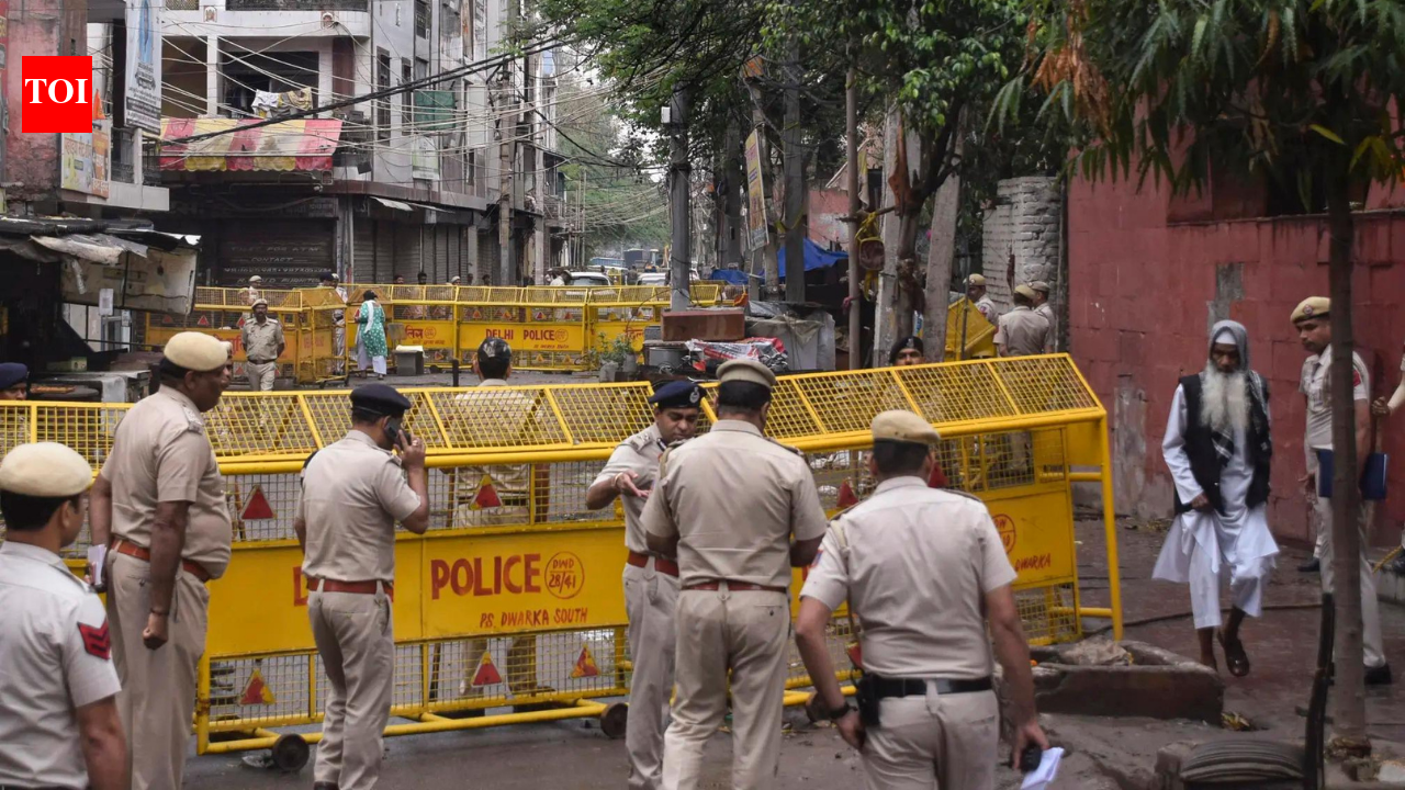 Security ring &amp; ID checks: Nervy Eid for Uttam Nagar after youth lynching; residents vow to stay put amid uneasy silence