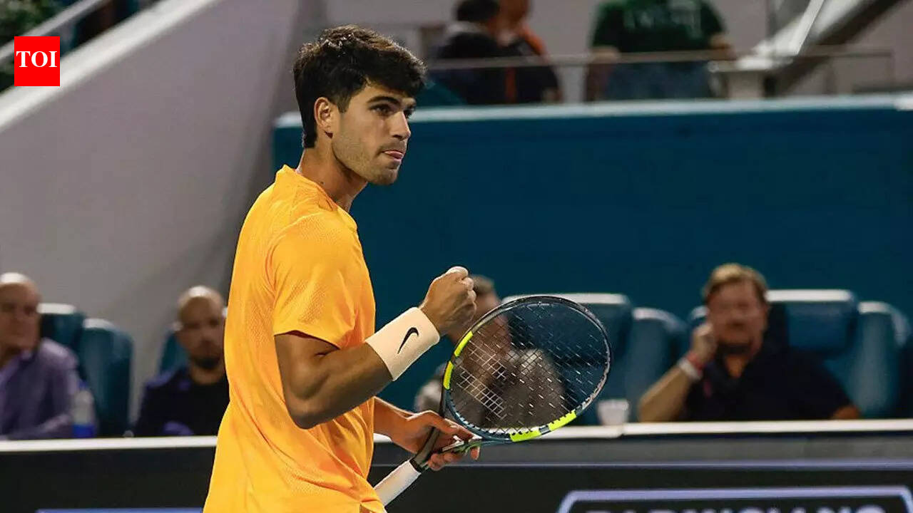 Top-ranked Carlos Alcaraz, Aryna Sabalenka win Miami openers