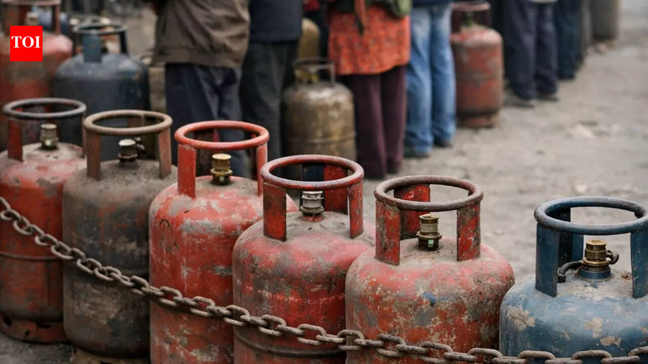 Where to complain if someone asks for extra money for LPG cylinder or delays delivery