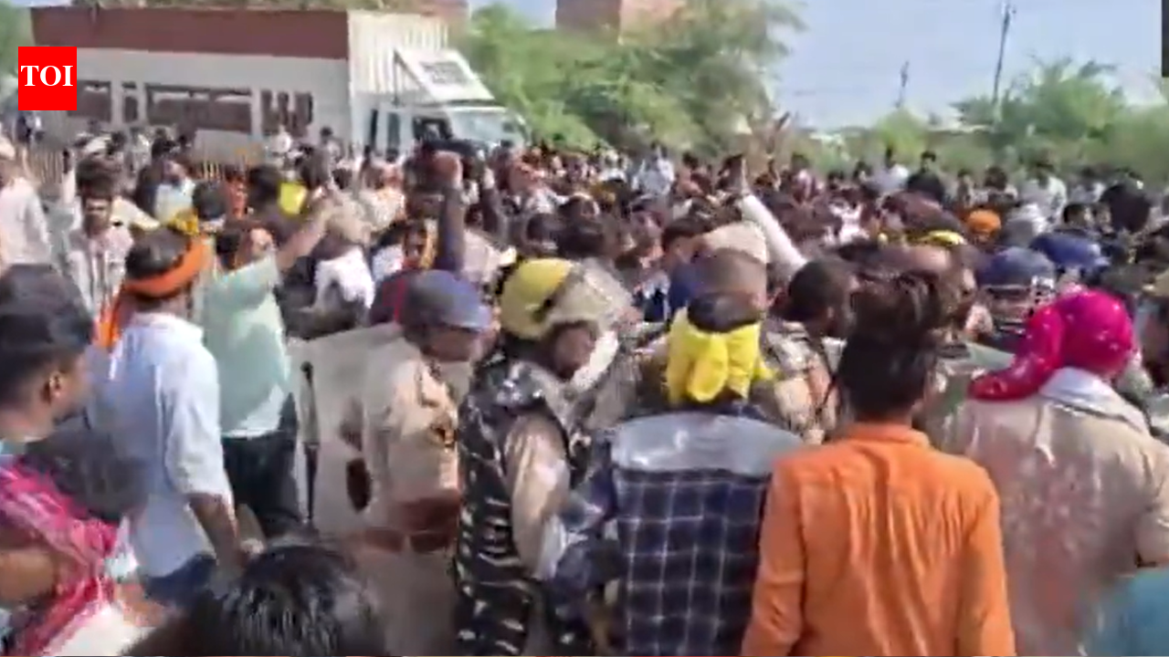 Scuffle breaks out between police and locals over ‘Gau Rakshak’ death in UP