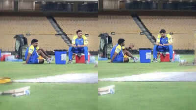 MS Dhoni signs, Sanju Samson refuses — CSK’s new star wins hearts with classy gesture – WATCH | Cricket News – The Times of India