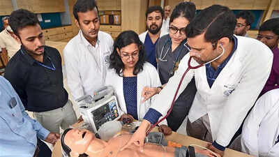 Med colleges in state face acute shortage of associate professors