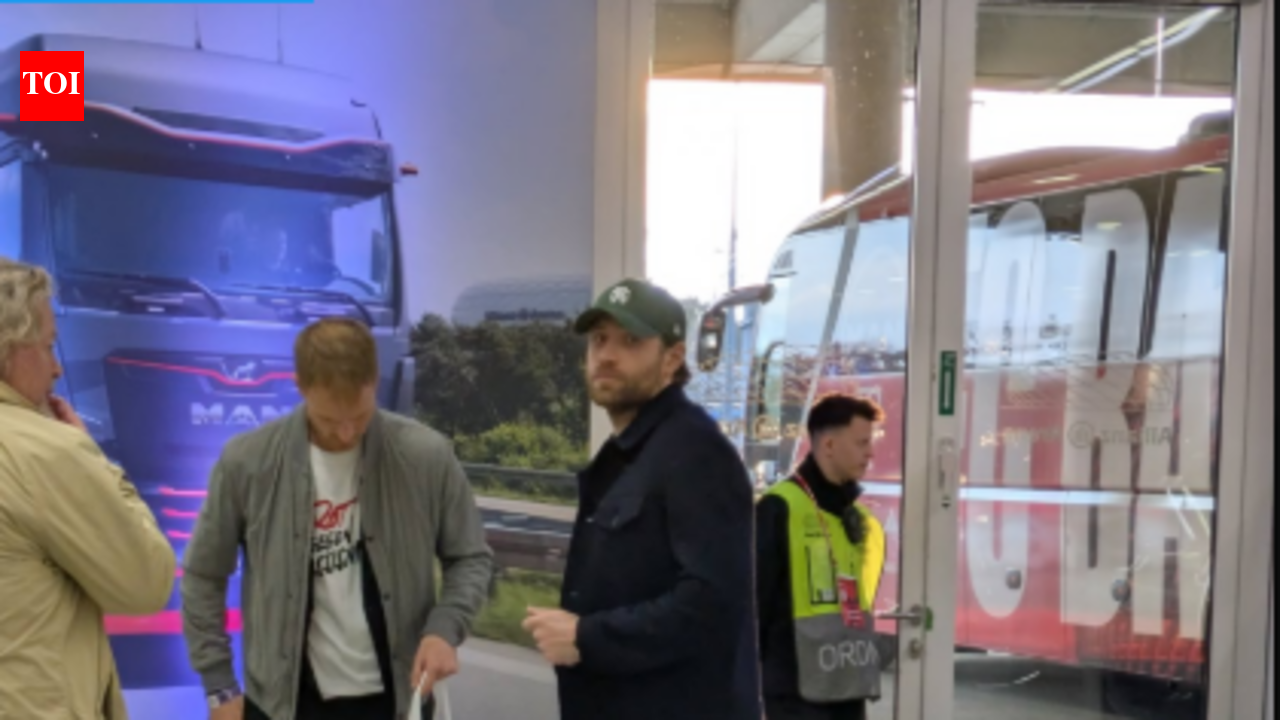 Edmonton Oilers star Leon Draisaitl spotted in Bayern Munich locker room amid lower-body injury recovery