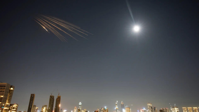 On camera: Iranian missiles hit Israeli cities, explosions in Tel Aviv