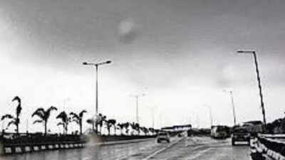 Storm, lightning strikes claim 6 lives across Bihar