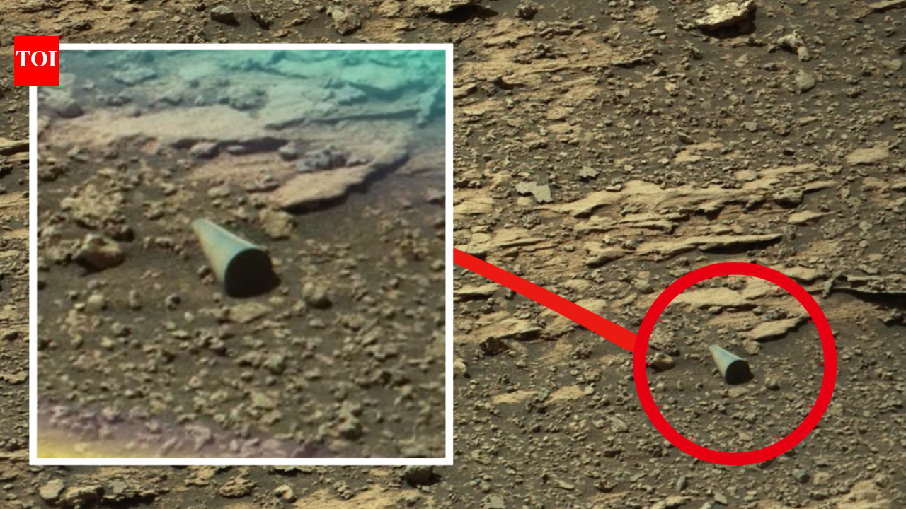 Harvard scientist demands urgent probe after mysterious ‘shiny’ cylindrical object spotted on Mars