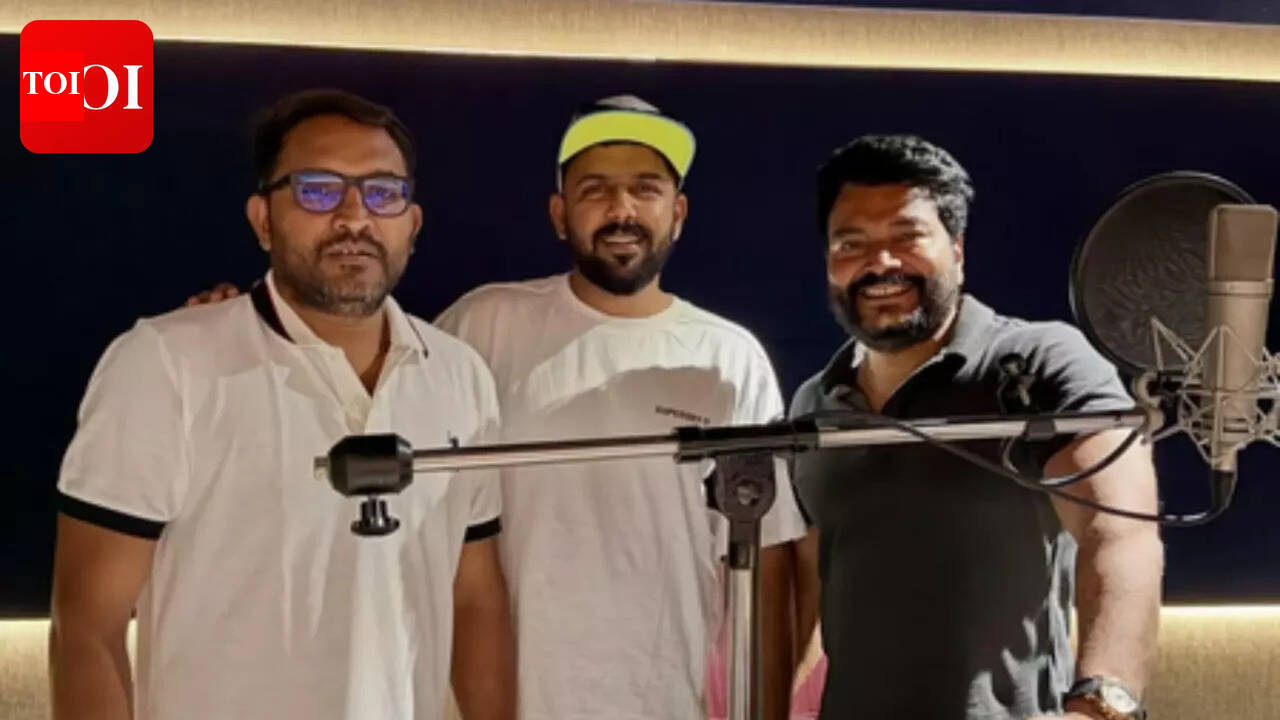 Tharun Bhascker begins dubbing for Anupama Parameswaran's 'Crazy Kalyanam'