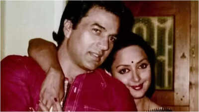 When Hema Malini confessed 'love at first sight' with ‘married’ Dharmendra; ‘can't see right or left’