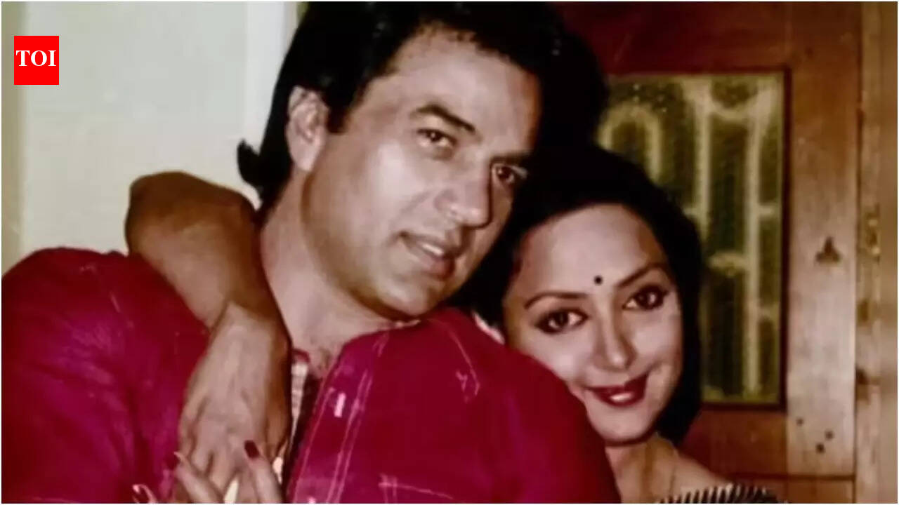 When Hema Malini confessed 'love at first sight' with ‘married’ Dharmendra; ‘can't see right or left’